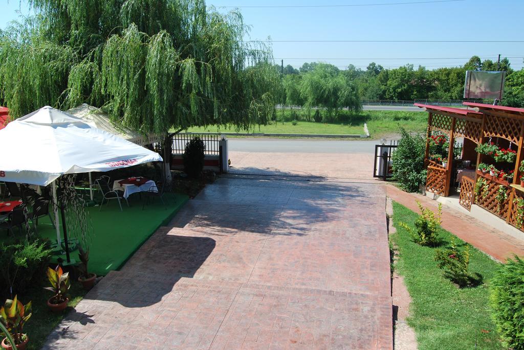 Motel Didona B Sendreni Exterior foto
